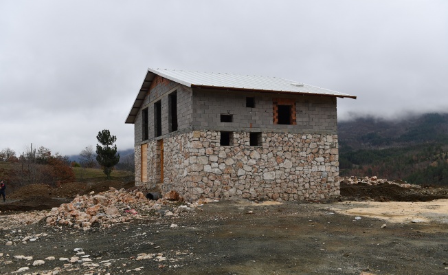 KAÇAK LÜKS VİLLA YIKILDI