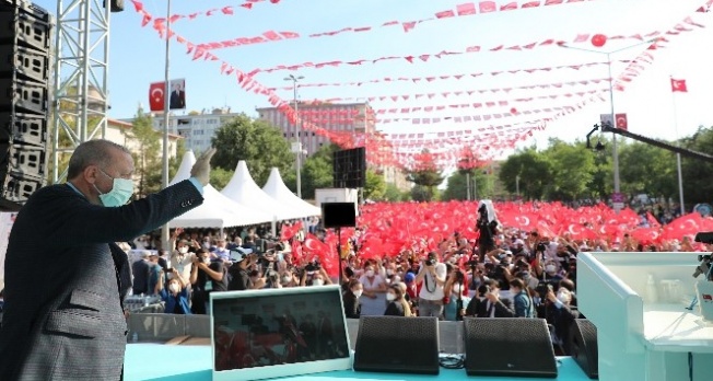 Cumhurbaşkanı Erdoğan, Diyarbakır'da 2.5 milyar liralık yüzlerce eserin açılışını yaptı