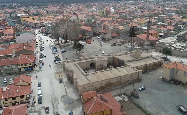 Sultandağı'nın Selçuklu Kent Meydanı tarihi filmlere hazırlanıyor