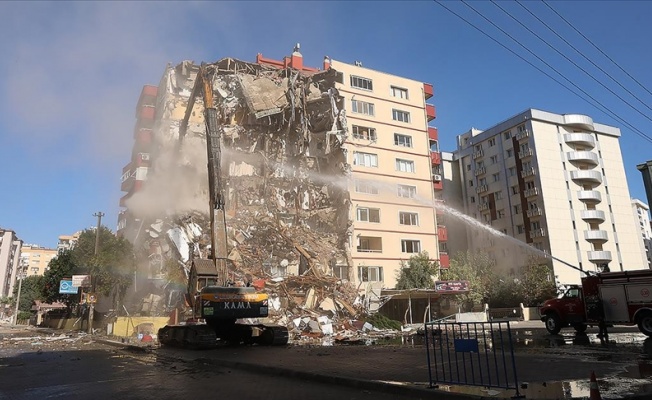 İzmir depreminde yıkılan binaya ilişkin belediye görevlilerine 2'şer yıla kadar hapis istendi