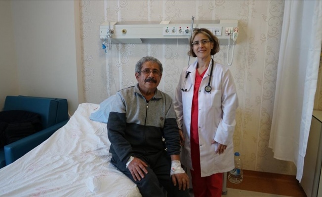Hastaneden izin alıp katıldığı TOKİ kura çekiminde ev sahibi oldu