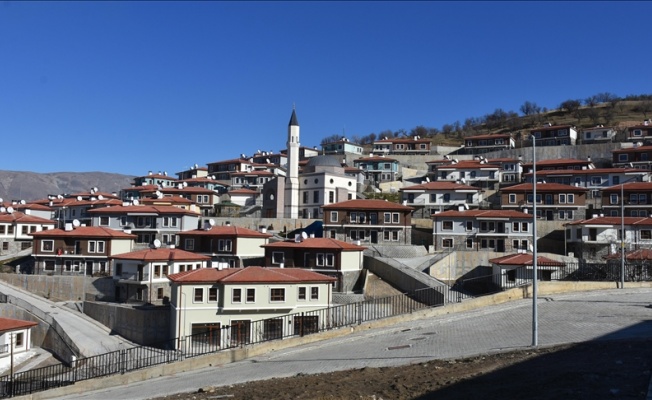 Malatyalı depremzedeler evlerine kavuşmanın mutluluğunu yaşıyor