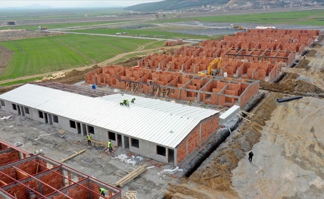 Nurdağı'ndaki geçici barınma merkezinde hummalı çalışma