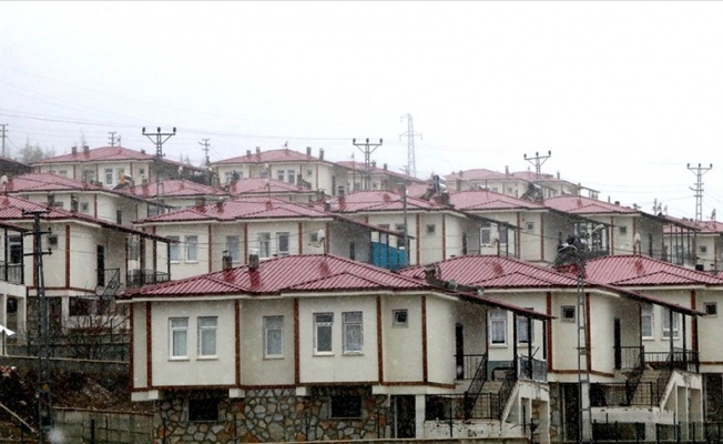 Kahramanmaraş'ta arazileri baraj altında kalan vatandaşlar için yapılan evler depremde zarar görmedi