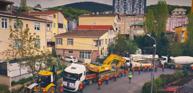 Murat Kurum 'Yarısı Bizden' kampanyasının reklam filmini paylaştı: Konutları TOKİ ile dönüştürüyoruz