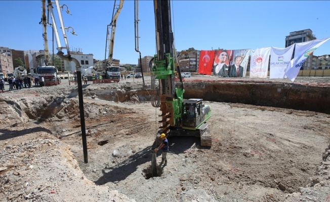 Yerinde Dönüşüm Projesi kapsamında Malatya'daki Bakırcılar Çarşısı'nın temeli atıldı
