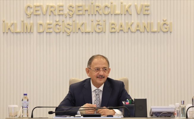Bakan Özhaseki: Deprem bölgesinde 180 bin konutumuzun ihalesini tamamlayarak çalışmalara başladık
