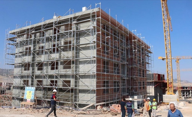 Adıyaman'da kalıcı deprem konutlarının yapımı sürüyor