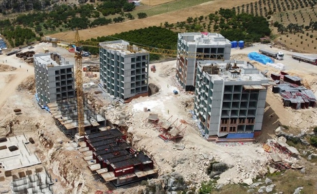 Hatay'da kalıcı konutların teslimine aralık ayında başlanacak
