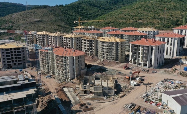 Kocaeli'de sanayi tesislerine yakın riskli alanda oturanlar yeni evlerine kavuşuyor