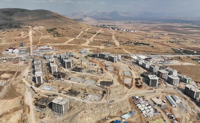 Afşin'de deprem konutları yükseliyor