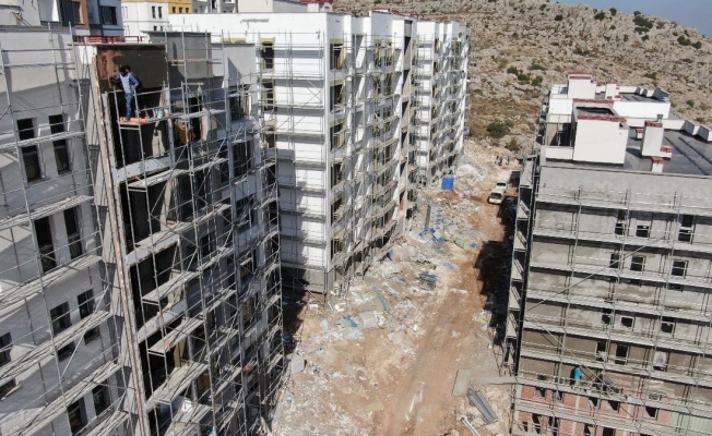 Deprem kenti Hatay'daki afet konutları yıl sonunda teslim edilecek