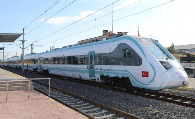 “ADAPAZARI – GEBZE BÖLGESEL TRENİ HATTI’NDA DURAK SAYISI 13’E YÜKSELDİ”