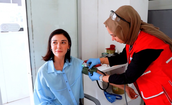 ÜNLÜ OYUNCULARDAN KIZILAY’IN KAN BAĞIŞI KAMPANYASINA DESTEK SÜRÜYOR