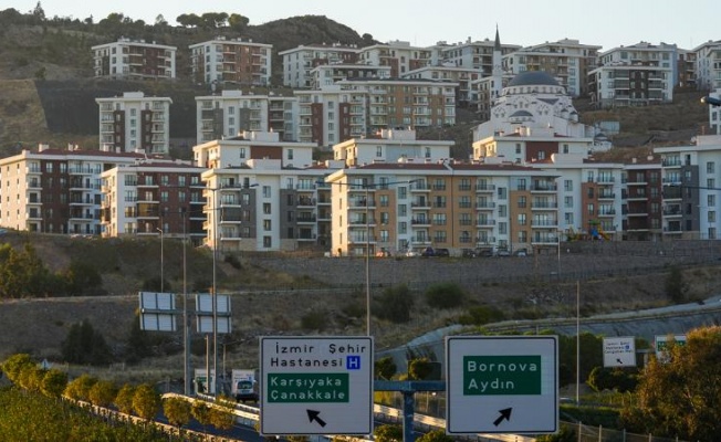 İzmir'de 4 bin 602 afet konutu hak sahiplerine teslim edildi