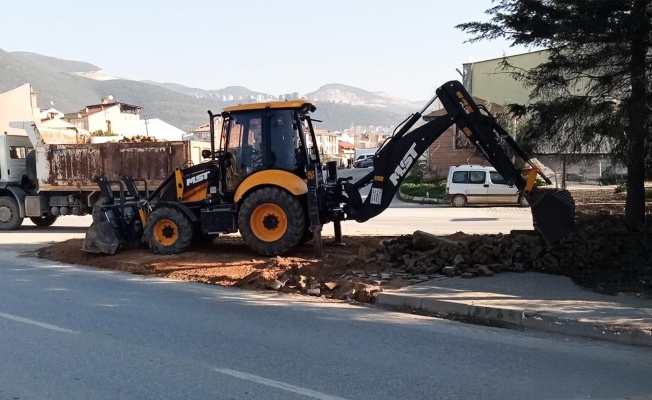 Gemlik Belediyesi'nden asfalt ve kaldırım atağı