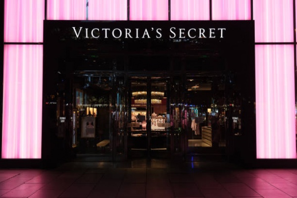 VICTORIA'S SECRET, BURSA'DAKİ İLK MAĞAZASINI KORUPARK AVM'DE AÇTI!