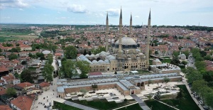 Selimiye Meydanı modern bir görünüme...