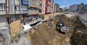 Sarıyer'de inşaat sırasında çöken yola vatandaşlar tepki gösterdi