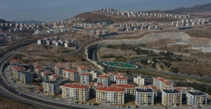 İzmirli depremzedelere 3 bin 887 konut daha teslim edildi