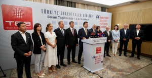 İMAMOĞLU’NDAN İKTİDARA ‘YEREL YÖNETİMİ GÜÇLENDİRME’ ÇAĞRISI: GELDİĞİNİZ YERİ UNUTMAYIN
