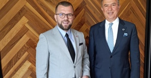 KRT'DE NECMİ İNCE İLE ZİRVEDEKİLER KONUĞU BTSO ÜYESİ VE BURTOM SAĞLIK GRUBU SAHİBİ UZM.DR. EROL KILIÇ  OLDU!